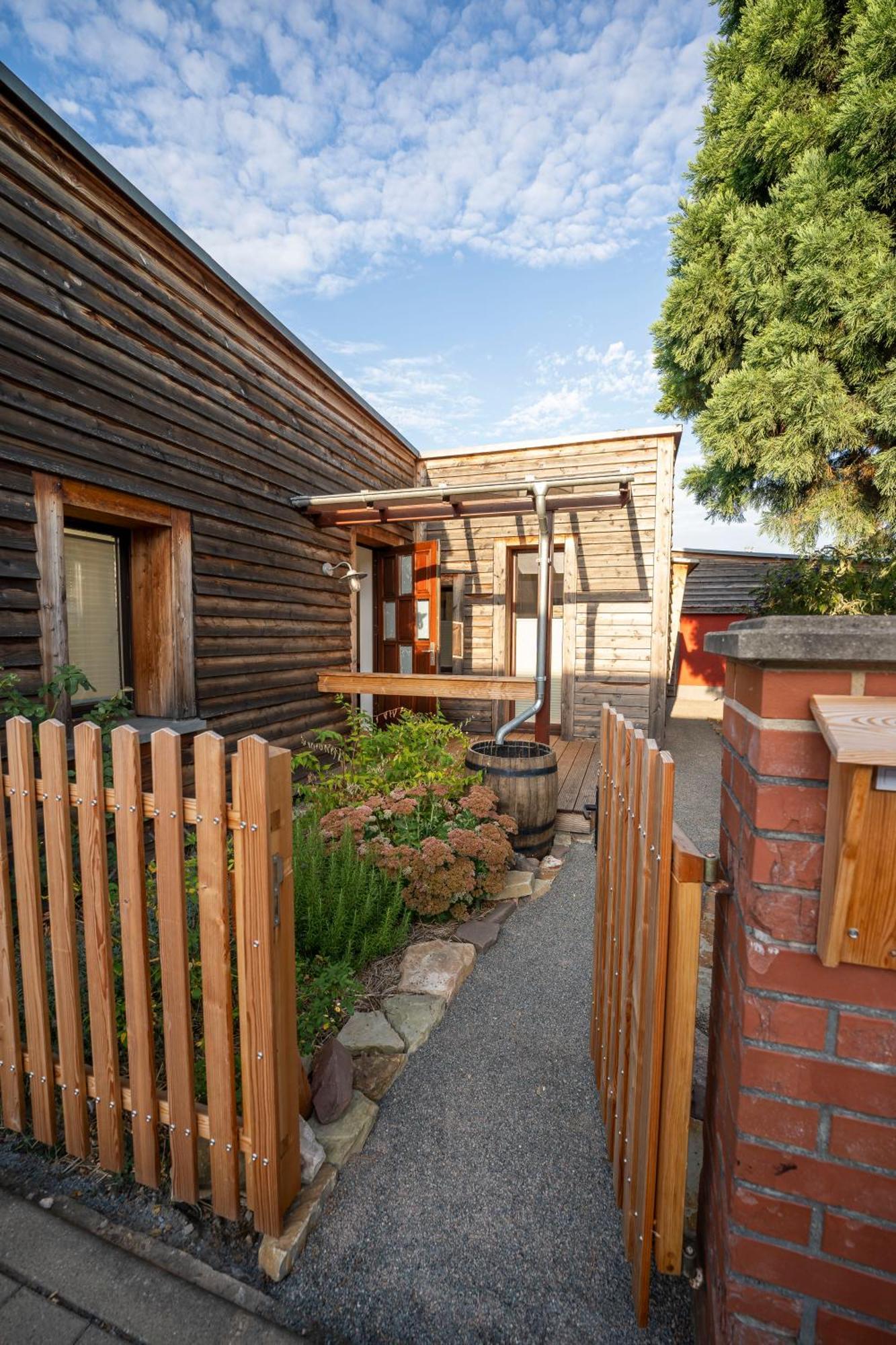 Апартаменты Haus Unterm Mammutbaum - Elberadweg Магдебург Экстерьер фото